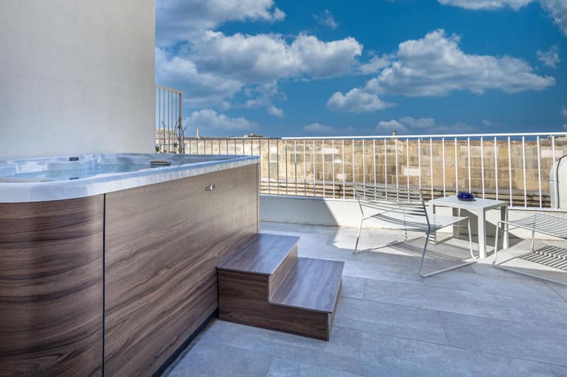 Private hot tub at The Barrister, Valletta