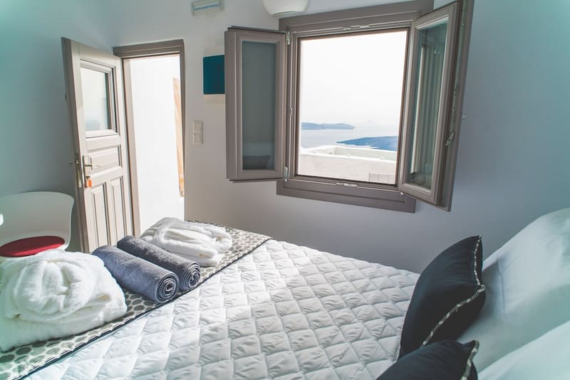 Private hot tub at Modernity Suites, Santorini — photo 4