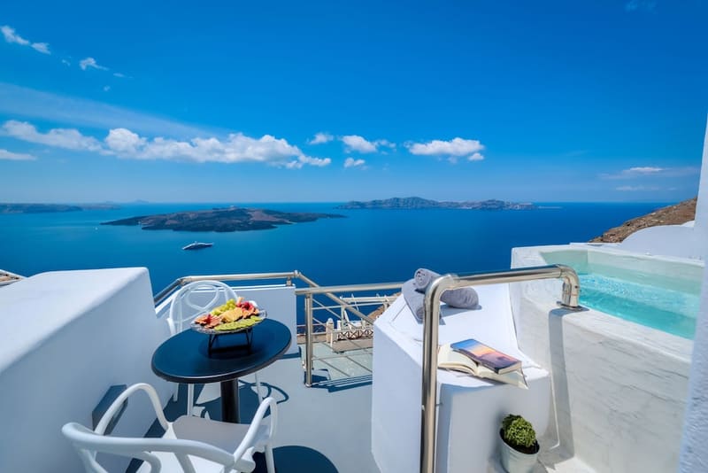 Private hot tub at Modernity Suites, Santorini — photo 3