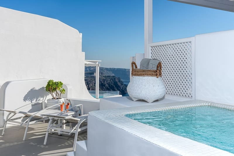 Private hot tub at Aqua Luxury Suites, Santorini — photo 2