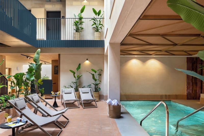 Private jacuzzi at Magno Apartments Castilla, Seville, photo 4