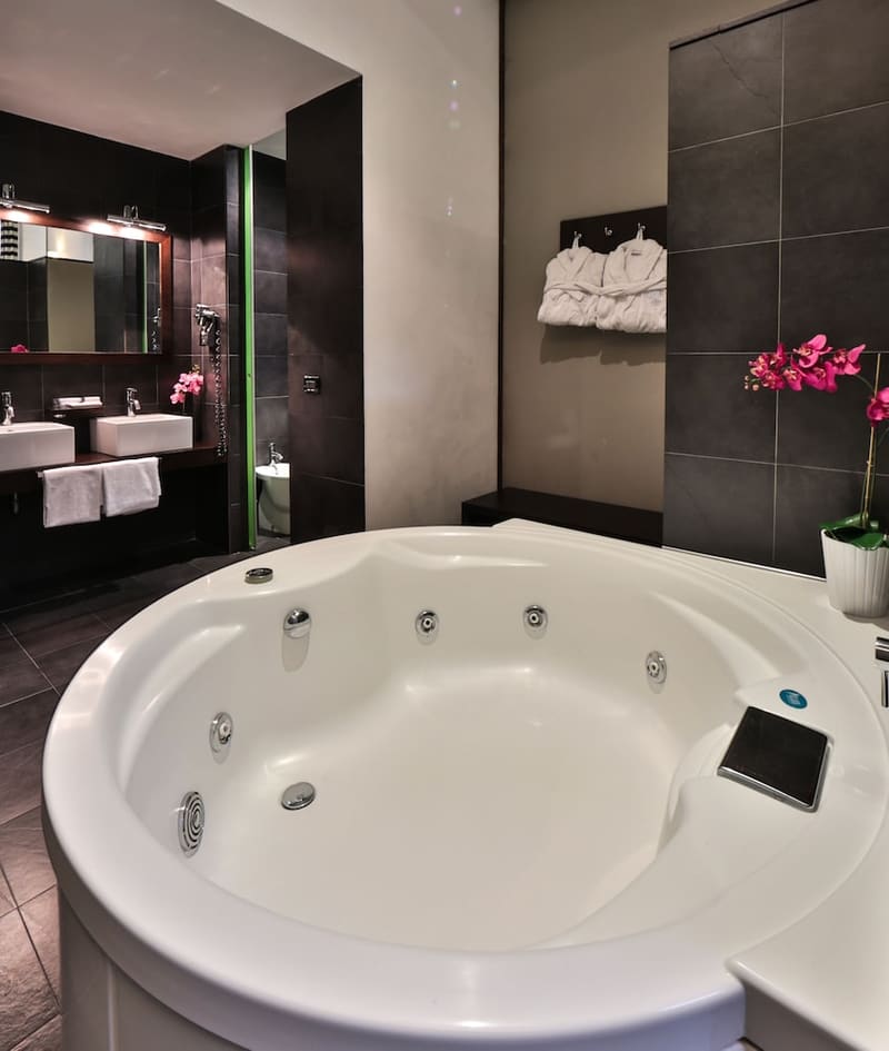 Private hot tub at Best Western Cinemusic Hotel, Rome, photo 4
