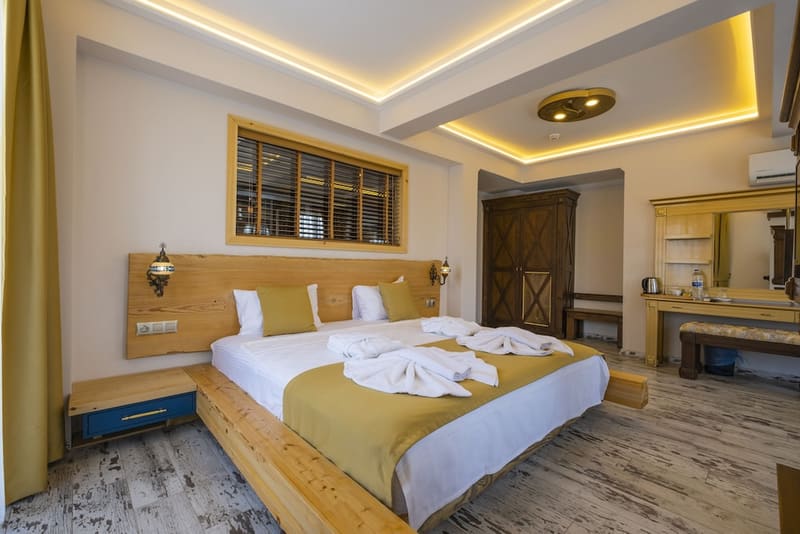 Private jacuzzi at Reis Royal Hotel, Fethiye — photo 5