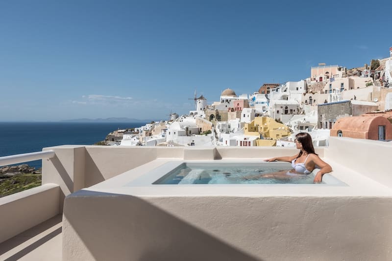 Private plunge pool at Art Maisons Oia Castle, Santorini — photo 2