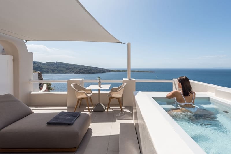 Private plunge pool at Art Maisons Oia Castle, Santorini, photo 3
