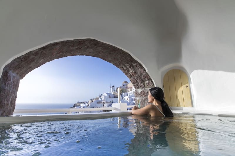Private plunge pool at Art Maisons Oia Castle, Santorini — photo 3