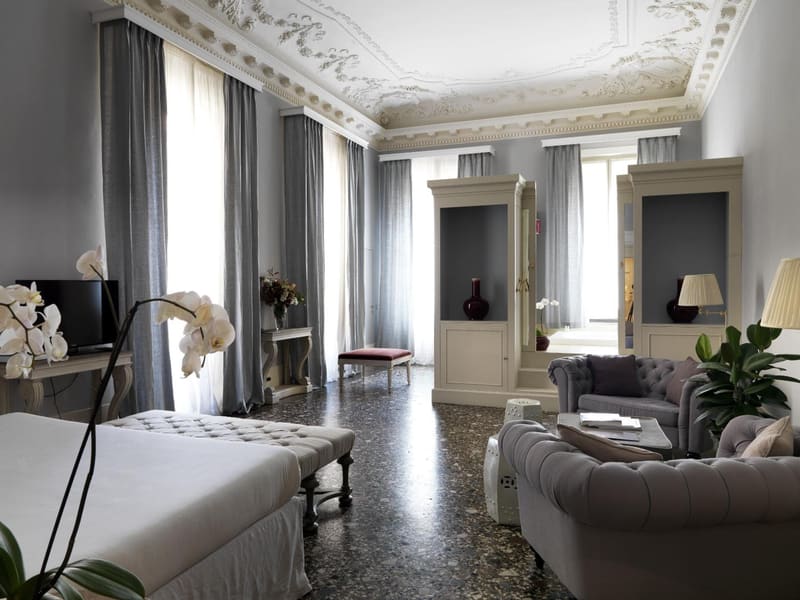 Private hot tub at Al Palazzo del Marchese di Camugliano Residenza d'Epoca, Florence, photo 4