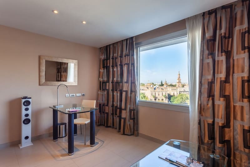 Private jacuzzi at The Level at Melia Sevilla, Seville, photo 6