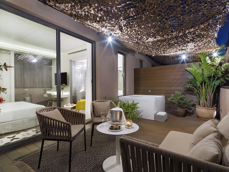 Private jacuzzi at H10 Urquinaona Plaza, Barcelona