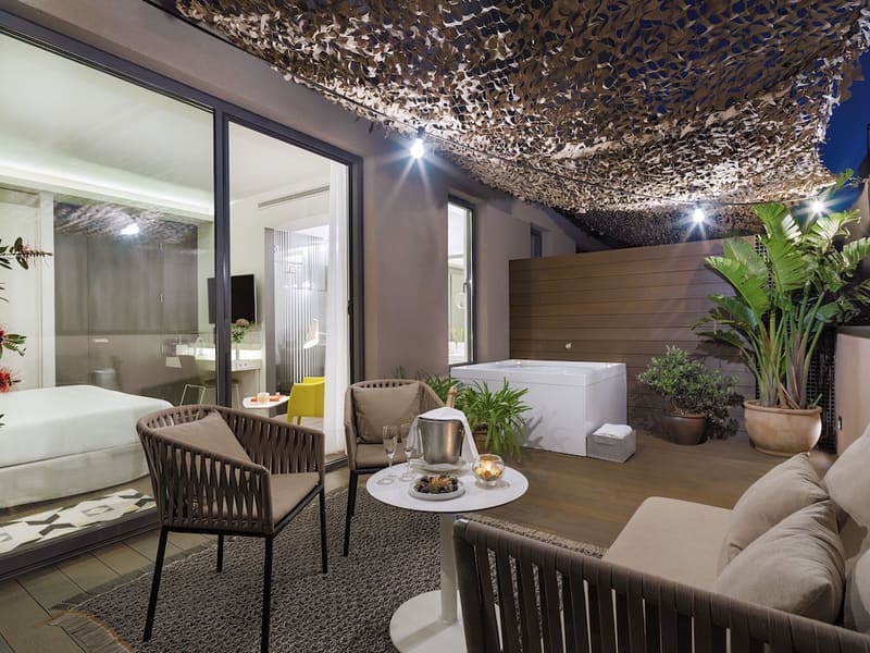 Private jacuzzi at H10 Urquinaona Plaza, Barcelona — photo 3