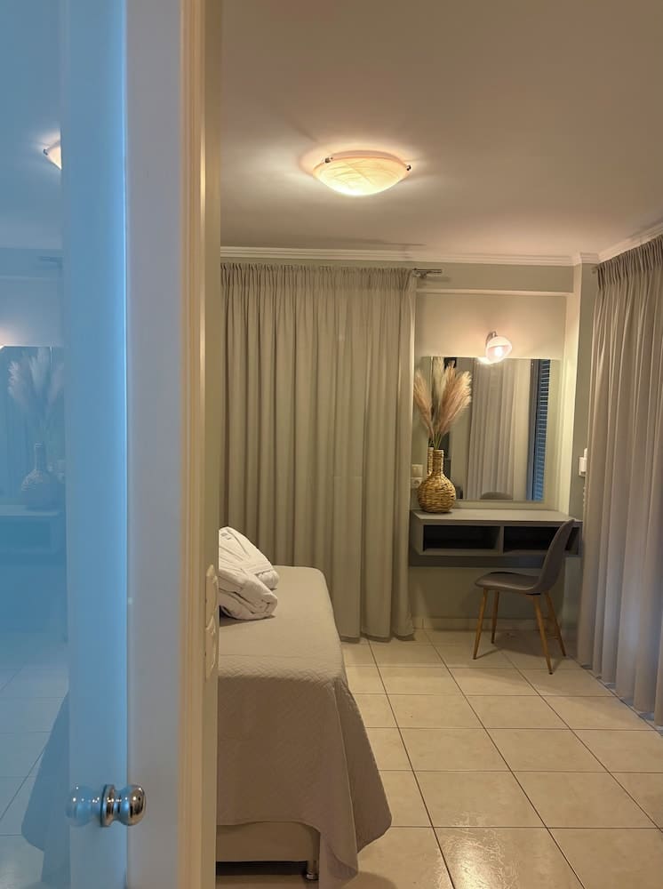 Private hot tub at Zante Pantheon Hotel, Zakynthos — photo 5