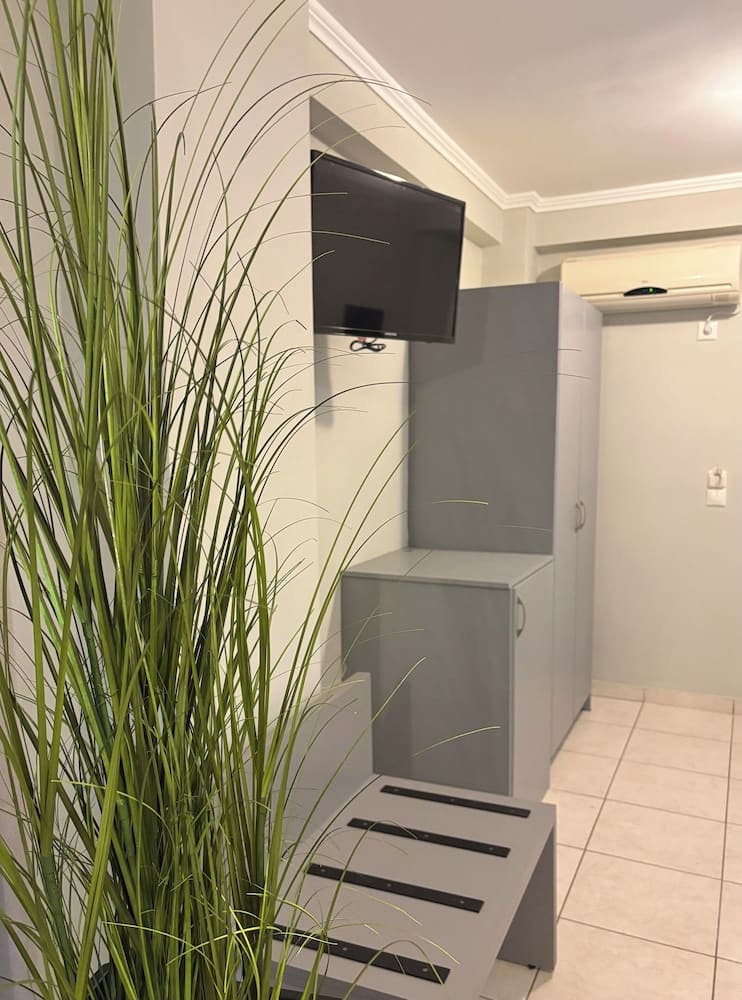 Private hot tub at Zante Pantheon Hotel, Zakynthos — photo 2
