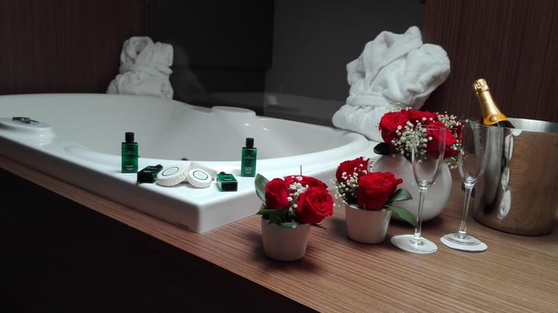 Private hot tub at Hotel The Building, Rome — photo 3