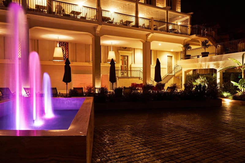 Private hot tub at Hotel The Building, Rome, photo 5