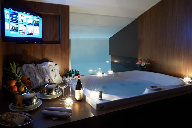 Private hot tub at Hotel The Building, Rome — photo 2