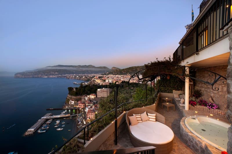Private hot tub at Hotel Bristol, Sorrento — photo 5