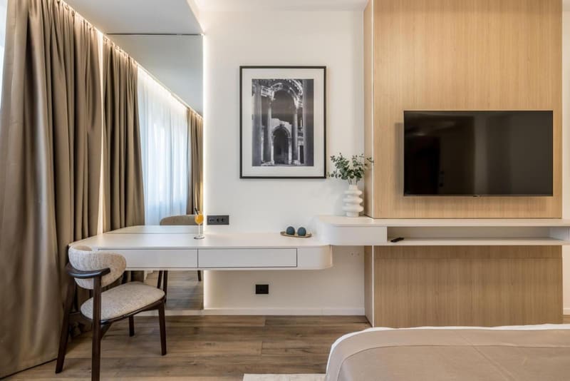 Private jacuzzi at Hotel Atrium, Split