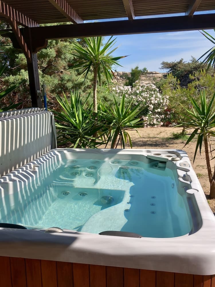 Private hot tub at Kedros Villas, Naxos