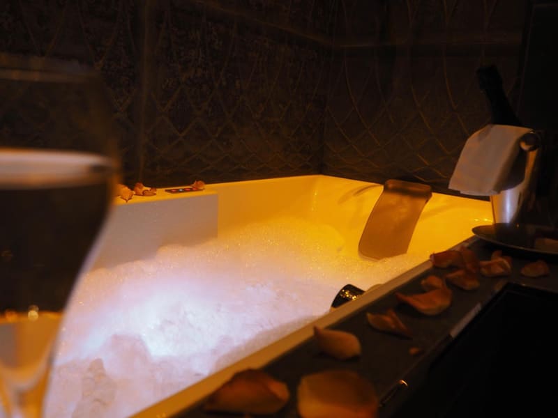 Private jacuzzi at Secret de Paris - Hotel & Spa, Paris, photo 5