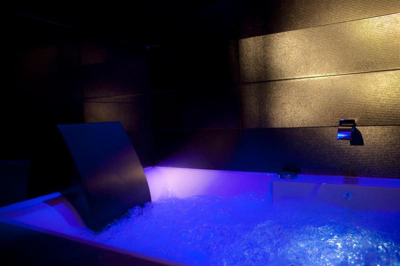 Private jacuzzi at Secret de Paris - Hotel & Spa, Paris, photo 4
