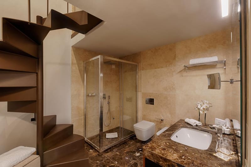 Private plunge pool at Donati Luxury Tower Suites, Florence, photo 6