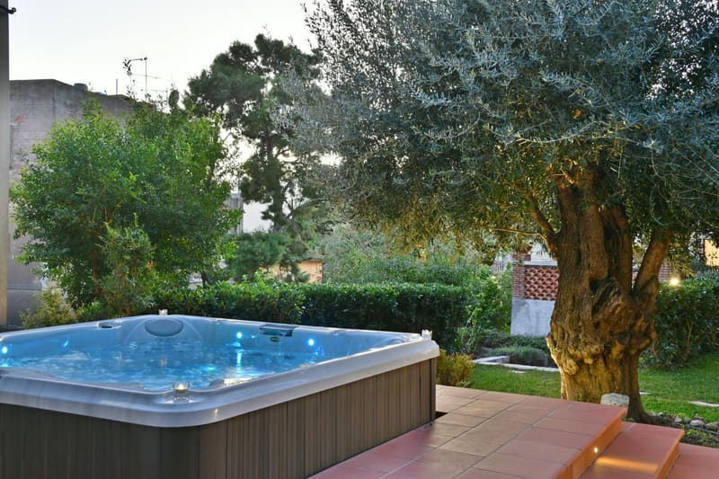 Private jacuzzi at Villa Siciliana Taormina, Taormina — photo 3