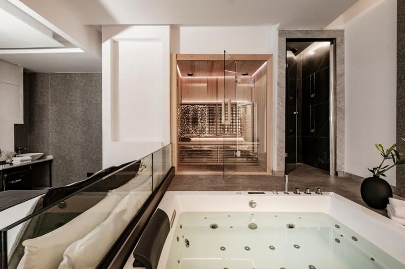 Private hot tub at Palazzo Ignazio, Valletta — photo 3