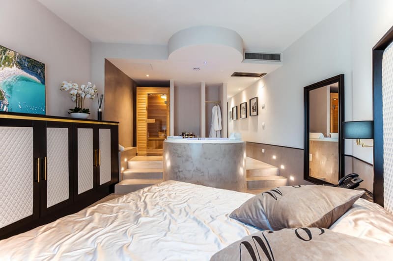Private hot tub at La Locanda Del Conte Mameli - Boutique Hotel & Suite SPA, Olbia — photo 5