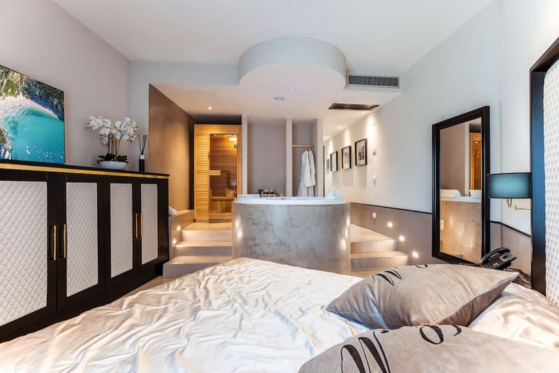 Private hot tub at La Locanda Del Conte Mameli - Boutique Hotel & Suite SPA, Olbia — photo 4
