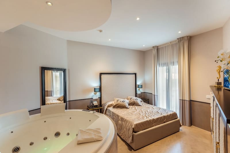 Private hot tub at La Locanda Del Conte Mameli - Boutique Hotel & Suite SPA, Olbia — photo 2