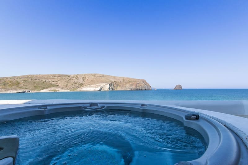 Private jacuzzi at Salt Suites, Milos, photo 4