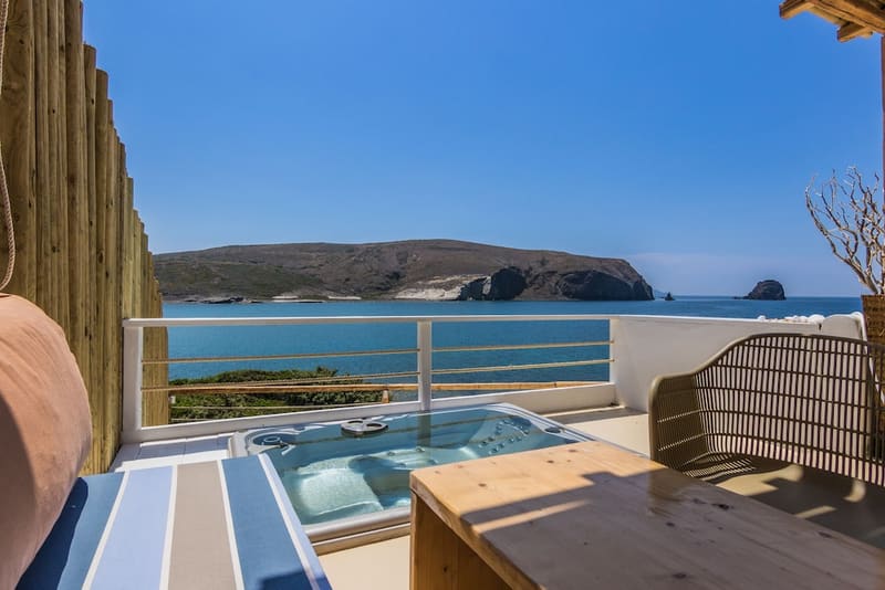 Private jacuzzi at Salt Suites, Milos