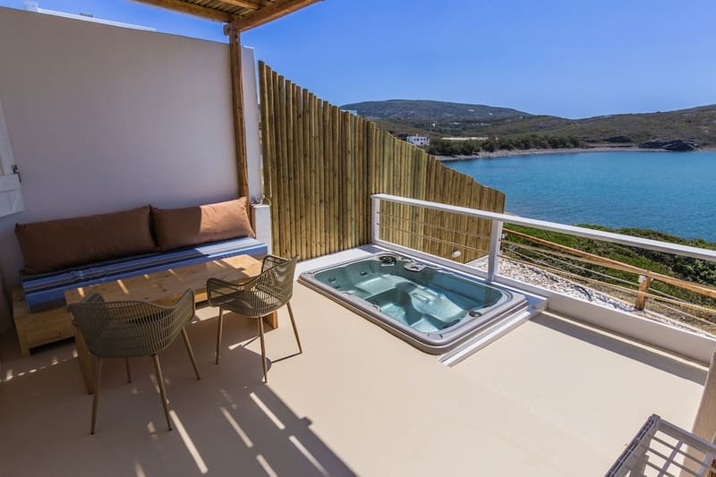 Private jacuzzi at Salt Suites, Milos, photo 2