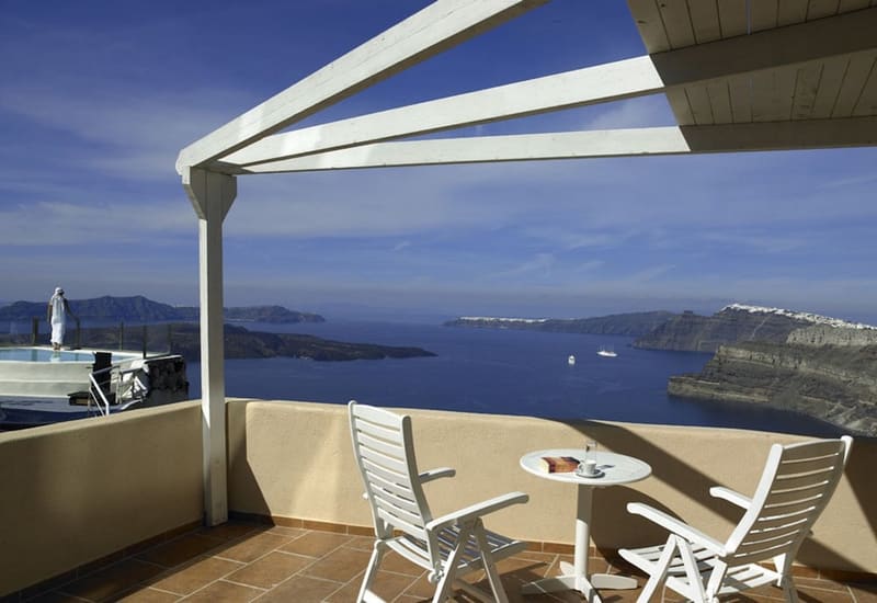 Private hot tub at Suites of the Gods Cave Spa, Santorini — photo 2