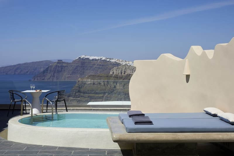 Private hot tub at Suites of the Gods Cave Spa, Santorini — photo 4