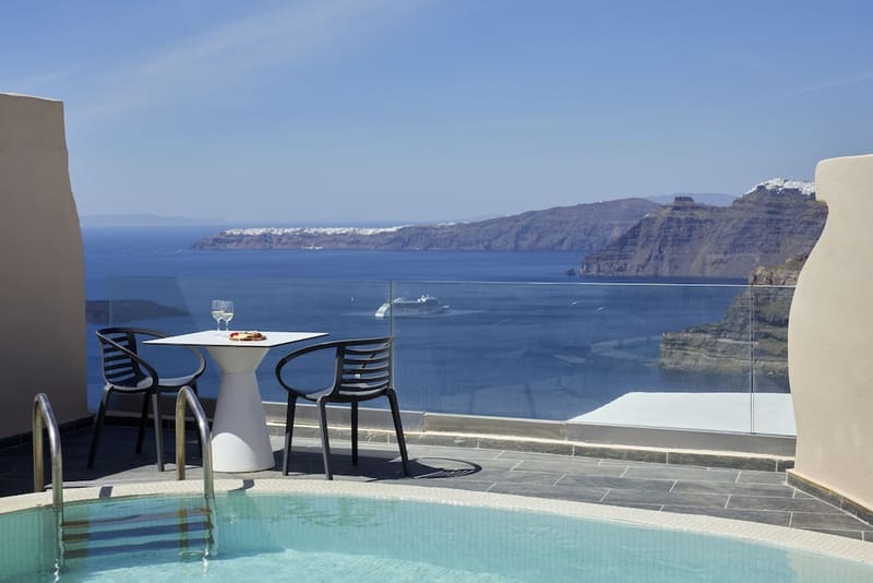 Private hot tub at Suites of the Gods Cave Spa, Santorini — photo 5
