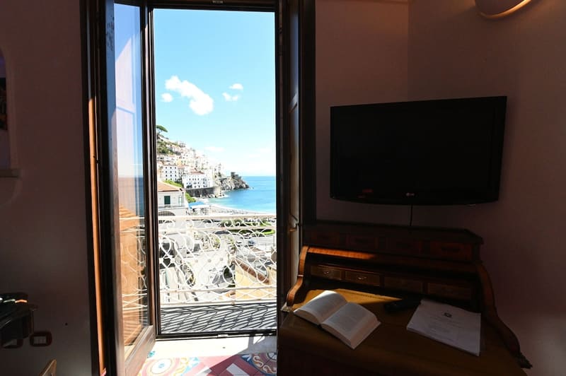 Private hot tub at Hotel Croce Di Amalfi, Amalfi — photo 4