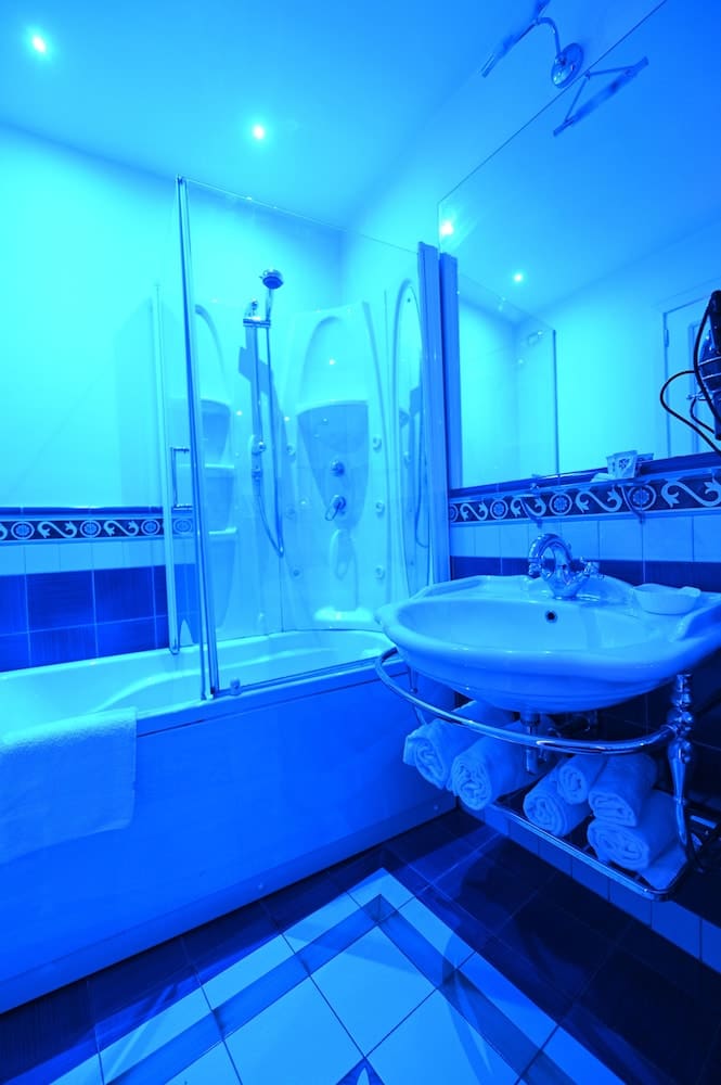 Private hot tub at Hotel Croce Di Amalfi, Amalfi — photo 5