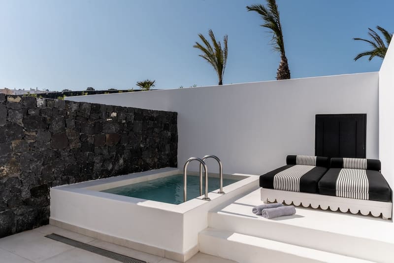 Private plunge pool at Cresanto Luxury Suites, Santorini — photo 5