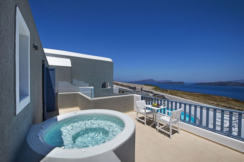 Private hot tub at Acroterra Rosa Luxury Suites & Spa, Santorini — photo 2