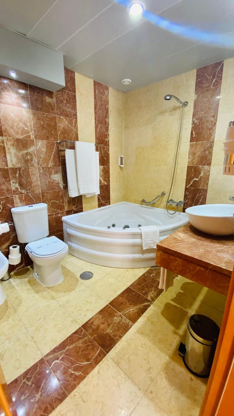 Private hot tub at America Diamonds Hotel, Lisbon