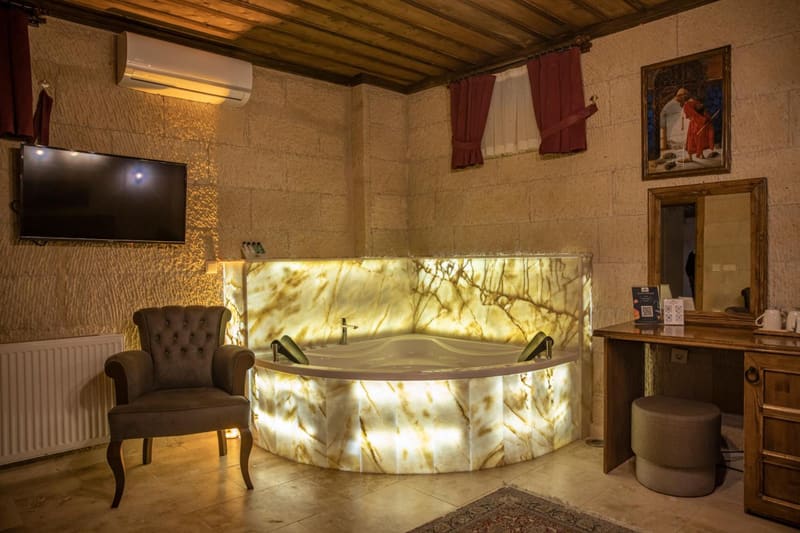 Private jacuzzi at Garden Suites Hotel Cappadocia, Goreme, photo 6