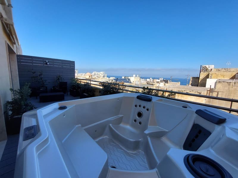Private hot tub at The Capital Boutique Hotel, Valletta