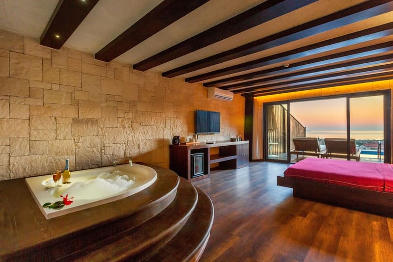 Private hot tub at Manaspark Deluxe Hotel, Fethiye — photo 4