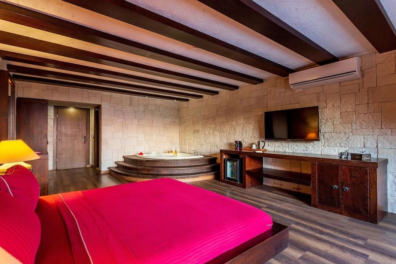 Private hot tub at Manaspark Deluxe Hotel, Fethiye — photo 3