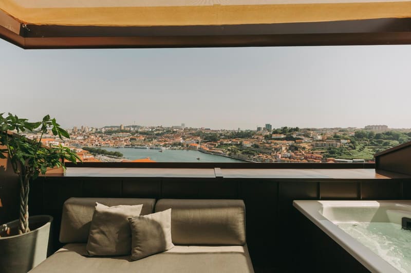 Private hot tub at Torel Avantgarde, Porto — photo 4