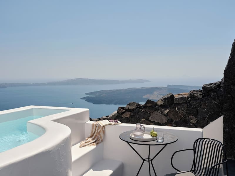Private hot tub at Stella Rocca A Mare, Santorini — photo 4