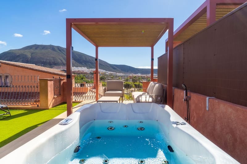 Private hot tub at Villa Mandi Golf Resort, Adeje