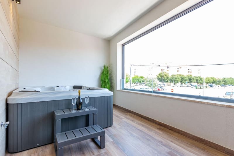 Private hot tub at Mrak Zadar Exclusive, Zadar — photo 4