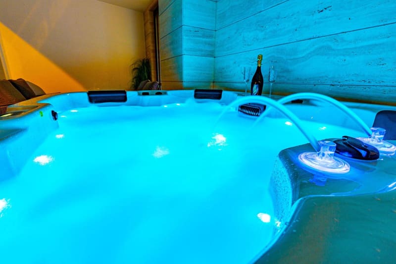 Private hot tub at Mrak Zadar Exclusive, Zadar — photo 6